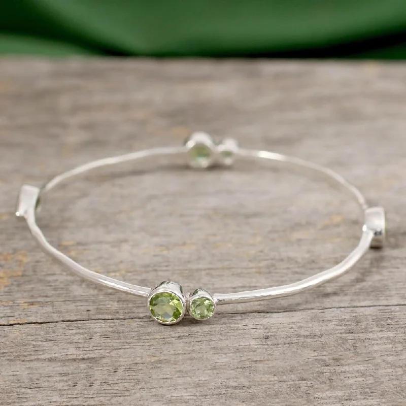 Turquoise bead bangles-Crown Bangles-Handmade Sterling Silver 'Tango' Peridot Bracelet (India)