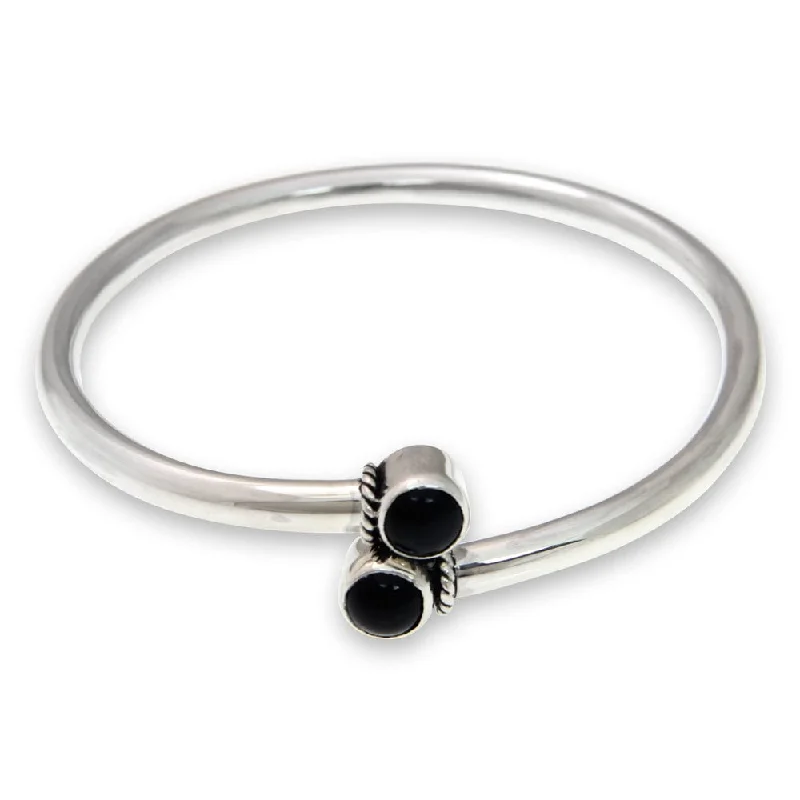 Clear quartz bangles-Modern Rings-Onyx Bangle Bracelet, 'Shooting Stars' (Indonesia) - 7'6" x 9'6"