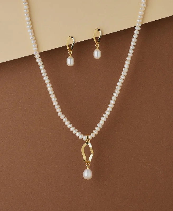 Flat gem necklaces-Feather Necklaces-Elegant Real Pearl Necklace Set