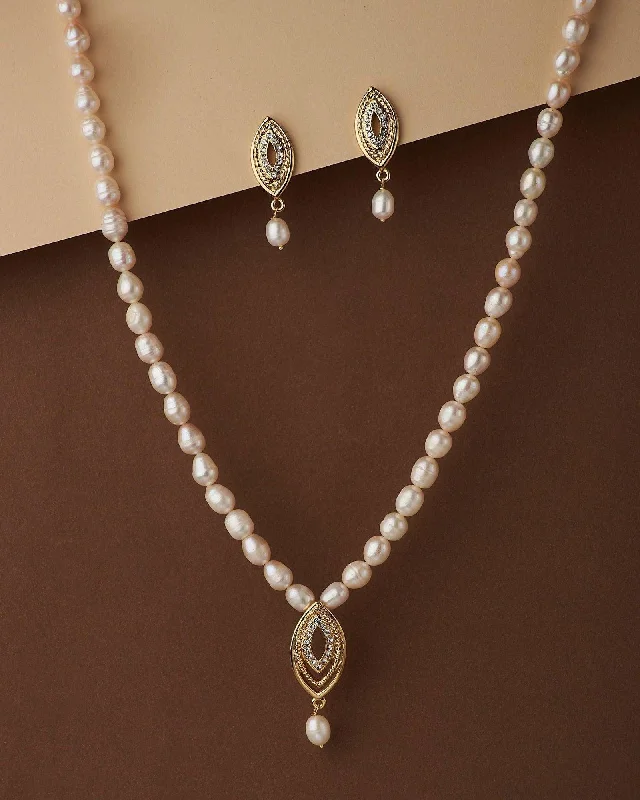 Strong clasp necklaces-Ethnic Necklaces-Elegant Pearl Necklace Set