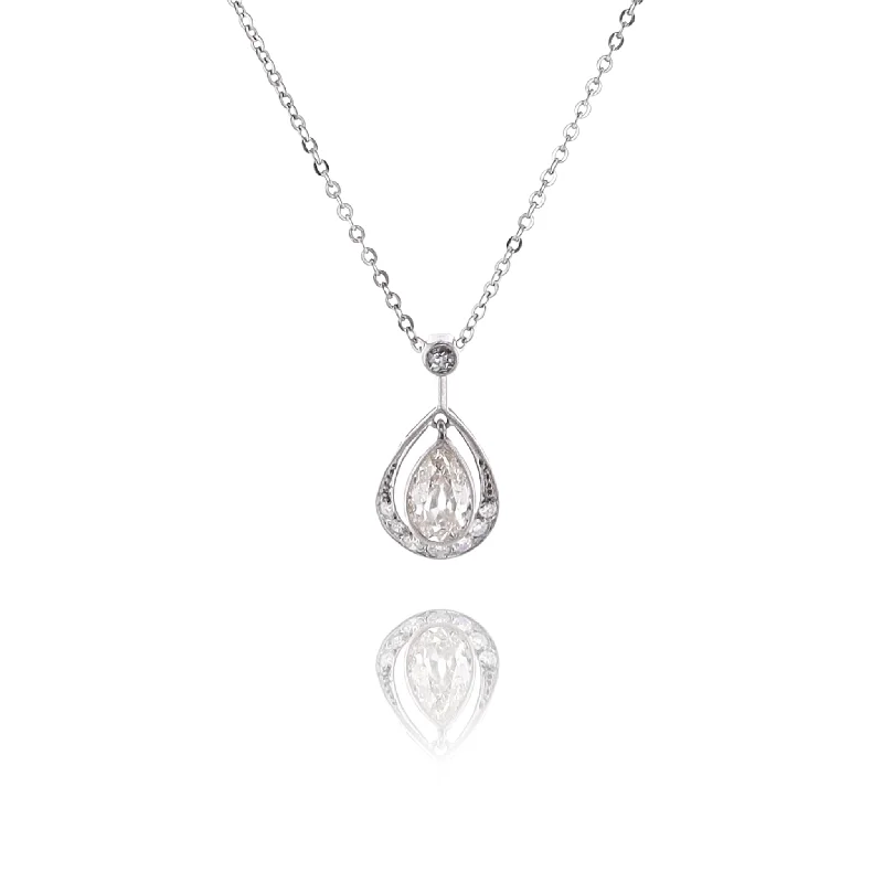 Heavy stone necklaces-Choker Necklaces-Estate Platinum and 14 Karat White Gold Diamond Pendant Necklace